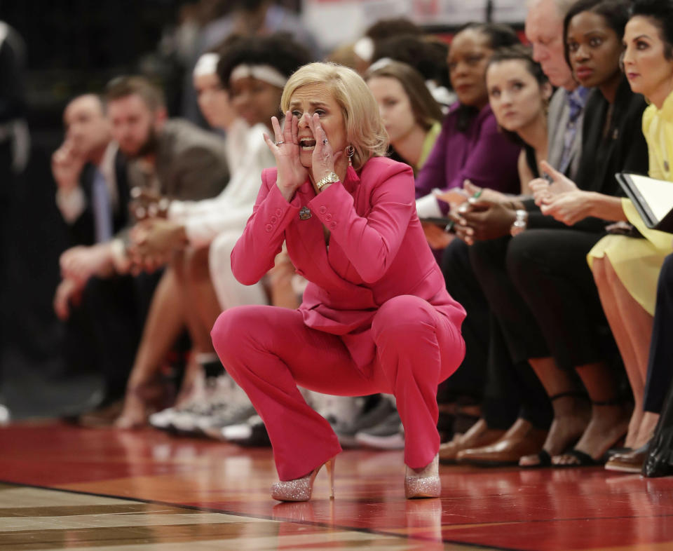 Baylor head coach Kim Mulkey yells at her team during the second half of a women's Final Four NCAA college basketball semifinal tournament game against Oregon, Friday, April 5, 2019, in Tampa, Fla. (AP Photo/John Raoux)