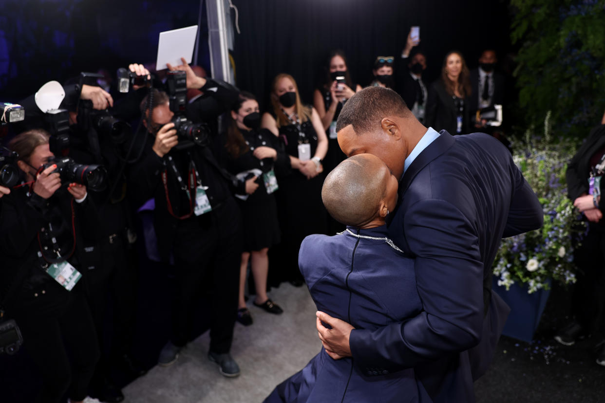 SANTA MONICA, CALIFORNIA - FEBRUARY 27: (L-R) Jada Pinkett Smith and Will Smith attend the 28th Screen Actors Guild Awards at Barker Hangar on February 27, 2022 in Santa Monica, California. 1184619 (Photo by Matt Winkelmeyer/Getty Images for WarnerMedia)