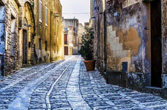 The cobbled streets of Erice (istock/Mario Eduardo KOUFIOS FRAIZ)