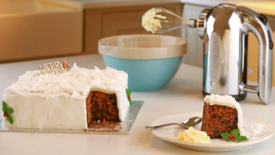 Dualit’s Christmas cake tray bake