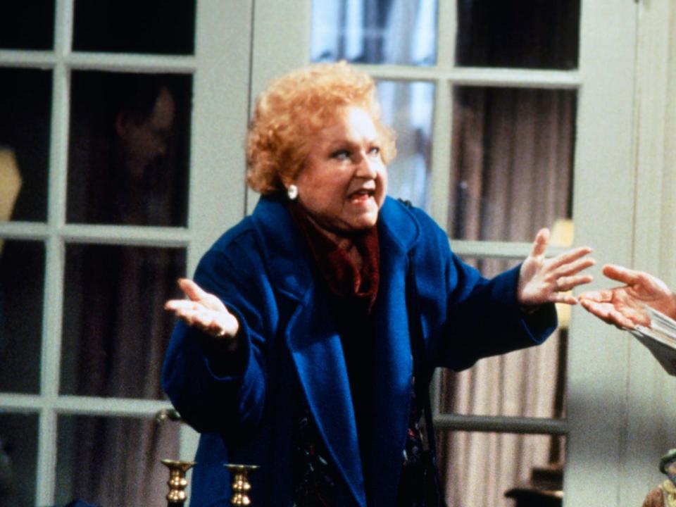 Estelle Harris as Estelle Costanza, Jerry Stiller as Frank Costanza.