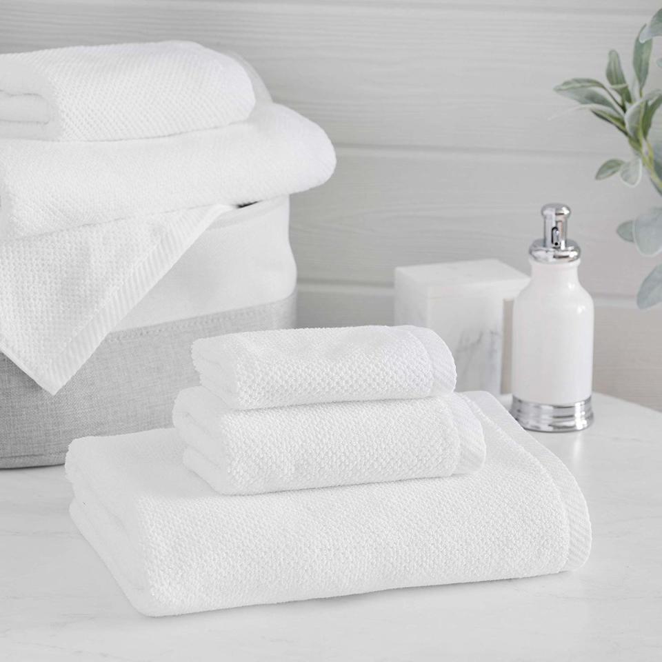 Welhome Franklin 100% Cotton Textured Towel. (Photo: Amazon)