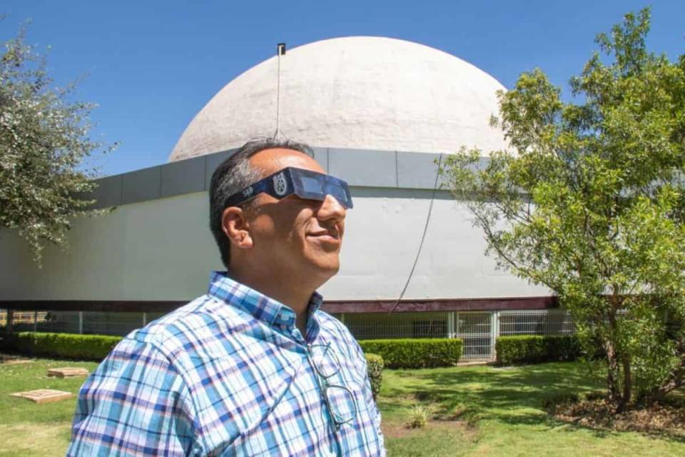 eclipse solar 2024 planetario luis enrique erro