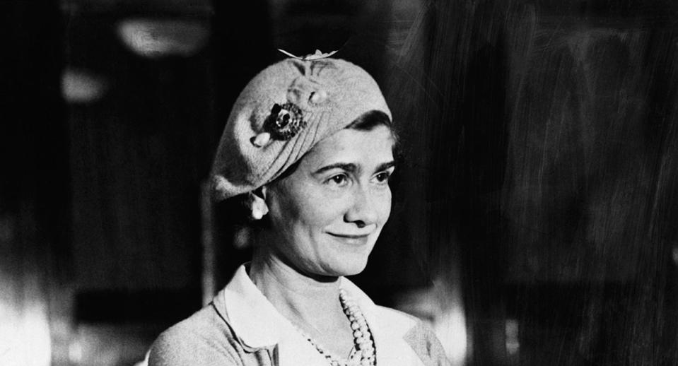 Coco Chanel (1883-1971), the French fashion designer, ca. 1926. (Photo by ¬© Hulton-Deutsch Collection/CORBIS/Corbis via Getty Images)