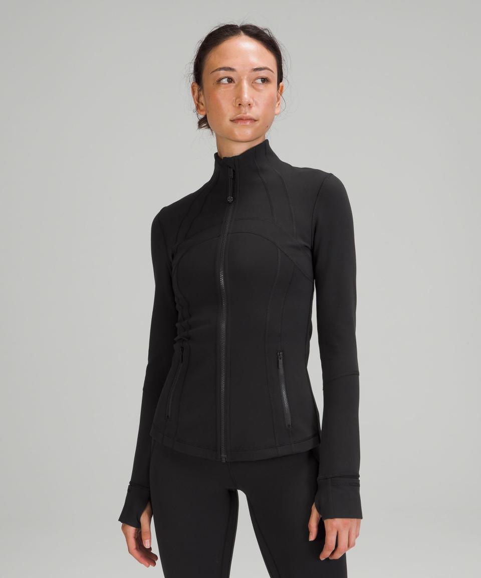 <p><a href="https://go.redirectingat.com?id=74968X1596630&url=https%3A%2F%2Fshop.lululemon.com%2Fp%2Fjackets-and-hoodies-jackets%2FDefine-Jacket%2F_%2Fprod5020054&sref=https%3A%2F%2Fwww.esquire.com%2Flifestyle%2Fg45512217%2Fgifts-for-women-in-their-40s%2F" rel="nofollow noopener" target="_blank" data-ylk="slk:Shop Now;elm:context_link;itc:0;sec:content-canvas" class="link ">Shop Now</a></p><p>Define Jacket</p><p>lululemon.com</p><p>$118.00</p>