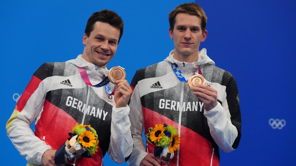 Patrick Hausding (l.) und Lars Rüdiger gewinnen Bronze im Synchronsprungen vom 3-m-Brett. (Bild: Reuters)