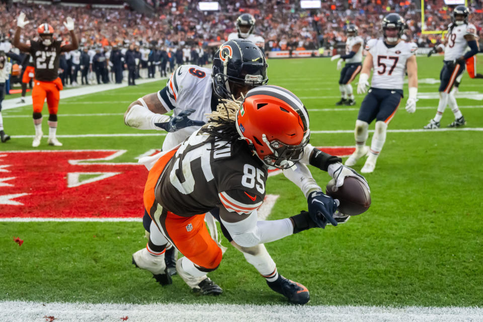 Browns David Njoku Amari Cooper Bears