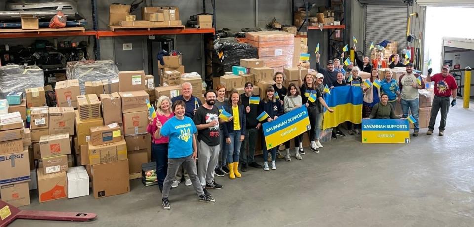 A group of volunteers helping with the Ukrainian refugee crisis