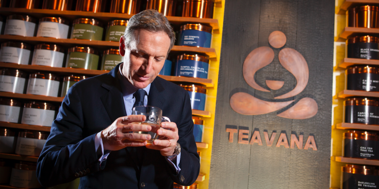 Starbucks' Howard Schultz poses for a portrait at his new Teavana store in New York, October 23, 2013. REUTERS/Carlo Allegri