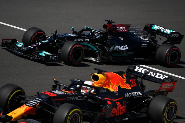 Lewis Hamilton y Max Verstappen, incómodos con los neumáticos en el Gran Premio de Portugal; ya el año pasado hubo problemas con las gomas en Algarve.