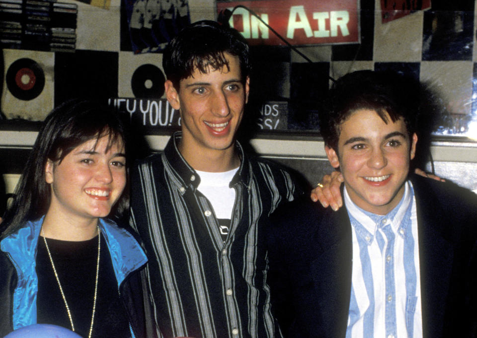 Danica McKellar, Josh Saviano and Fred Savage gathered in 1992 to celebrate the 100th episode of "The Wonder Years."&nbsp; (Photo: Ron Galella, Ltd. via Getty Images)