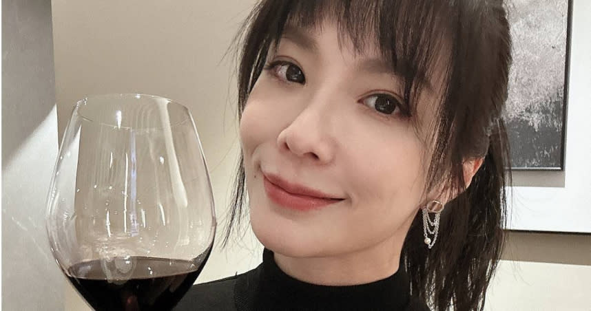王嫚萱於27日迎來她的41歲生日，並在臉書PO出自拍美照。（圖／臉書　王嫚萱（湘瑩））