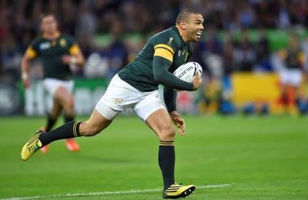 Rugby Union - South Africa v United States of America - IRB Rugby World Cup 2015 Pool B - Olympic Stadium, London, England - 7/10/15 Bryan Habana scores a try for South Africa Reuters / Toby Melville Livepic