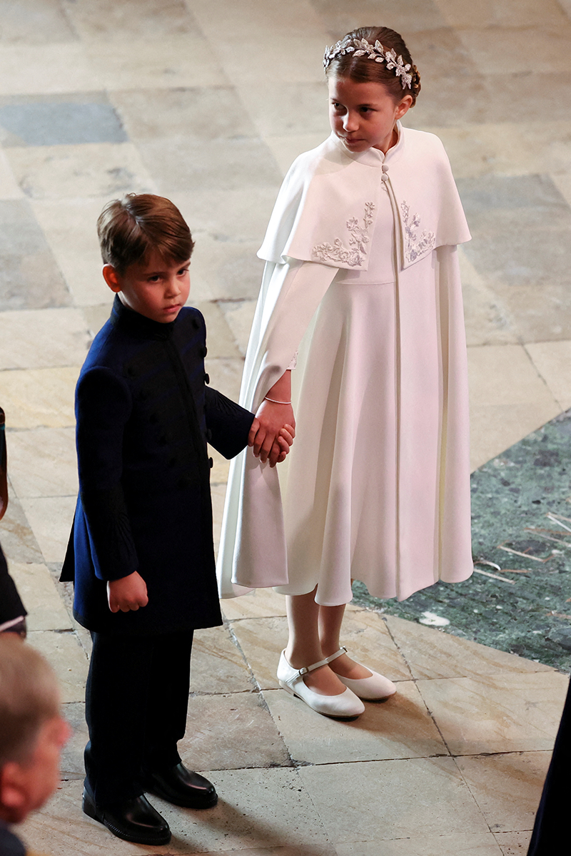 princess charlotte holding hands with younger brother louis at the coronation