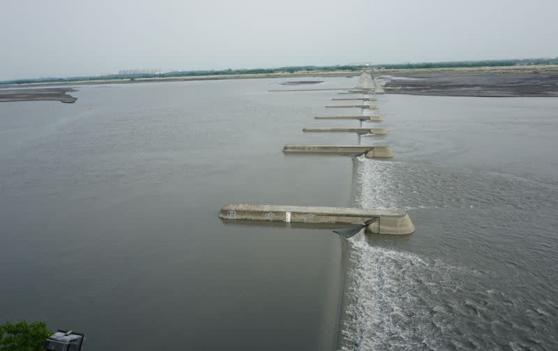 ▲雖然台灣是寶島，但由於氣候變遷、產業發展、民眾不夠懂節約用水等因素，正面臨缺水危機。(圖／高市府水利局提供)