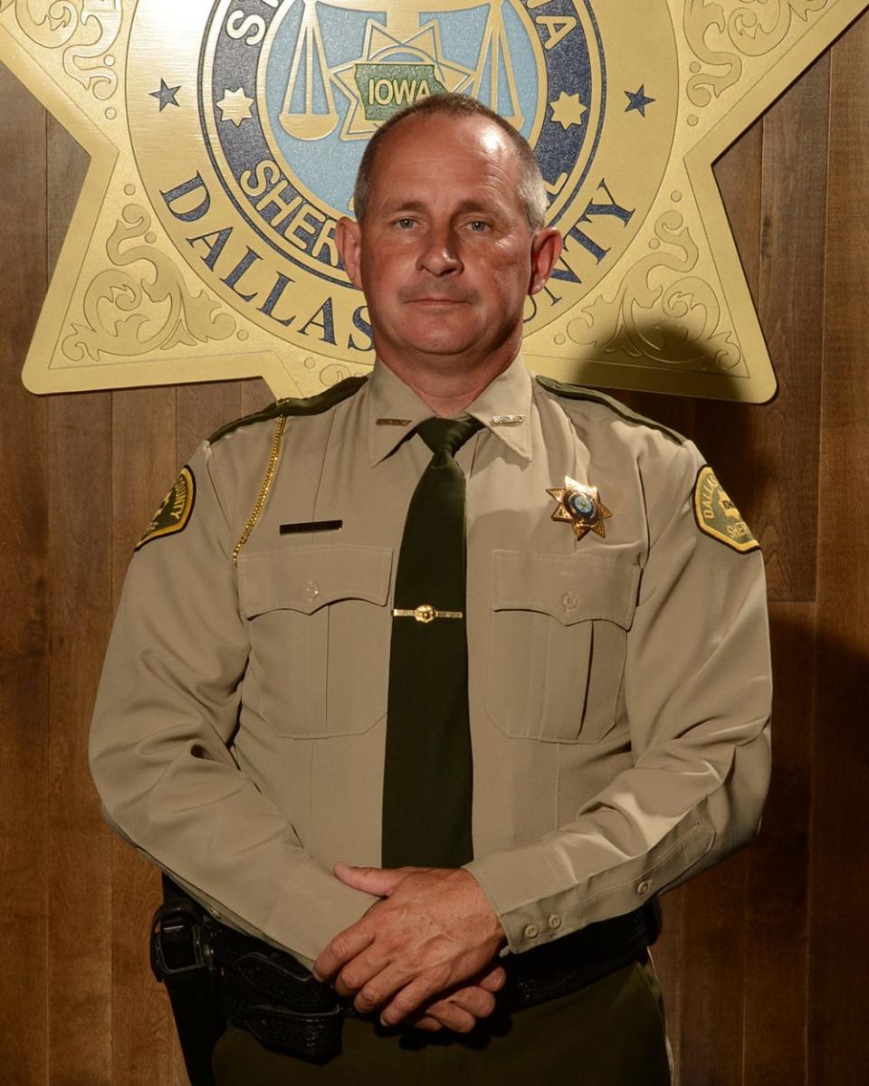 Dallas County Sheriff Chad Leonard will retire Wednesday after 15 years as sheriff.
