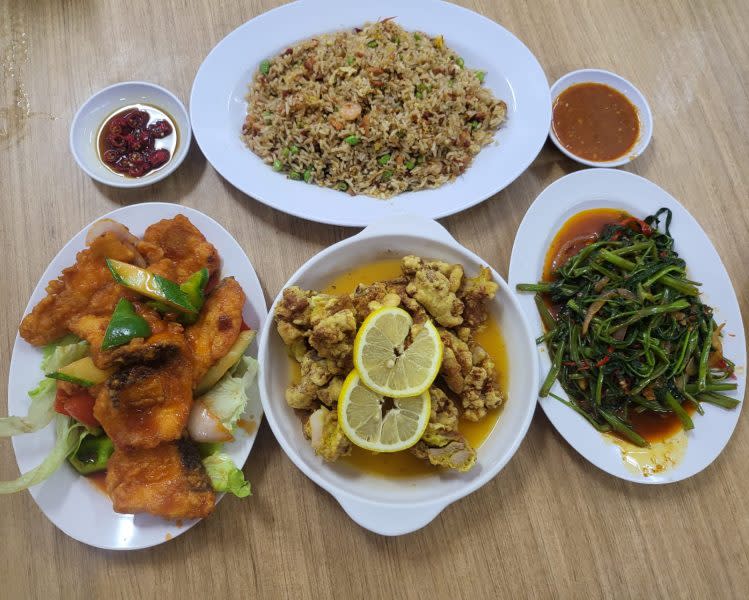 chun tat kee - plates of zi char dishes