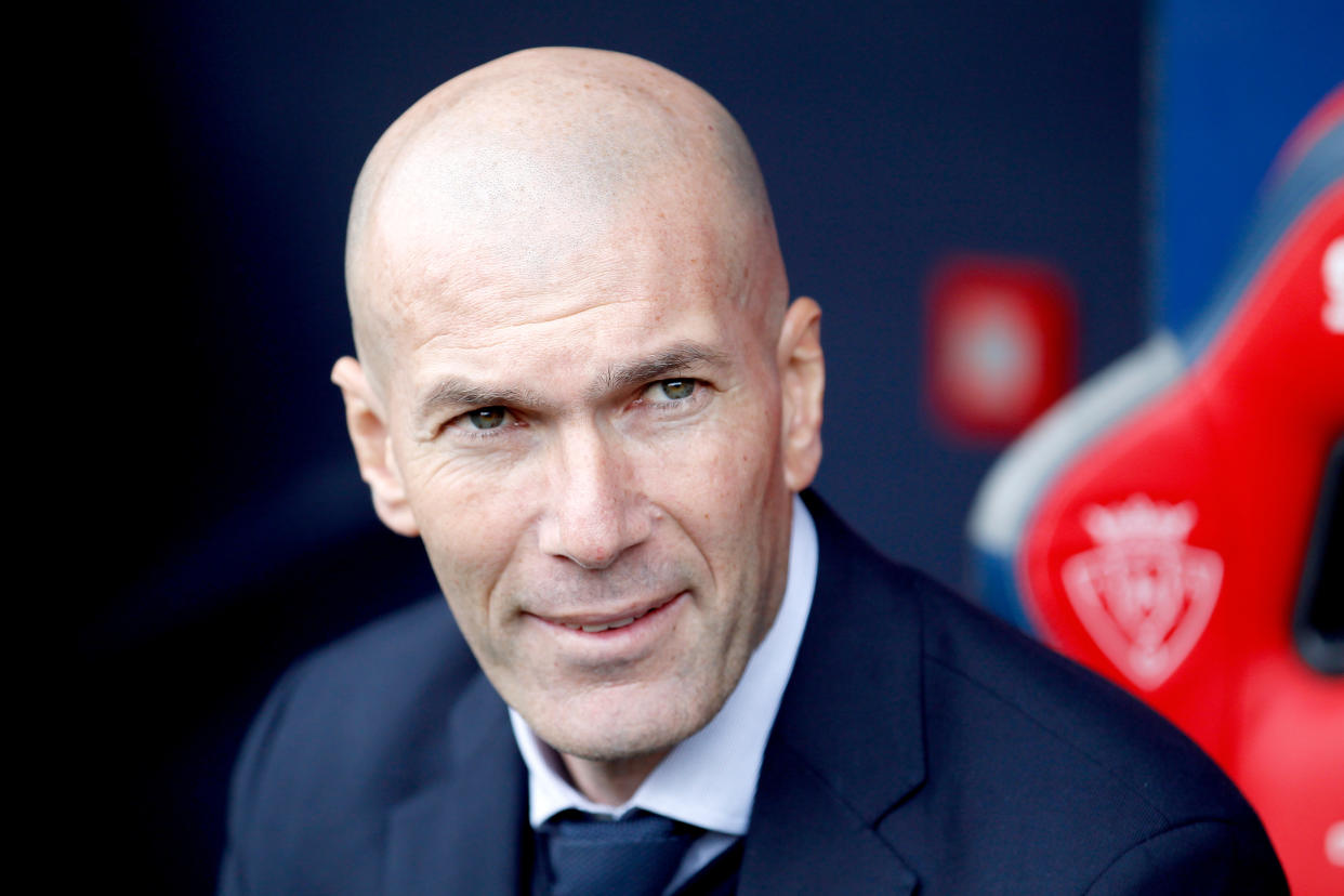 , SPAIN - FEBRUARY 9: coach Zinedine Zidane of Real Madrid  during the La Liga Santander  match between Osasuna v Real Madrid on February 9, 2020 (Photo by David S. Bustamante/Soccrates/Getty Images)