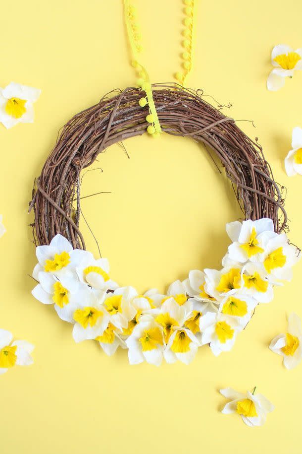 Spring Daffodil Wreath