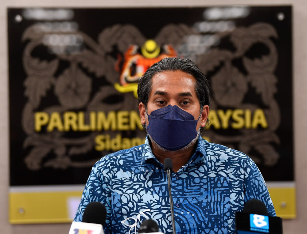 Health Minister Khairy Jamaluddin also repeated his warning of a possible surge in cases between February and March based on his ministry’s projection that took into account the growing prevalence of Omicron cases. — Bernama pic