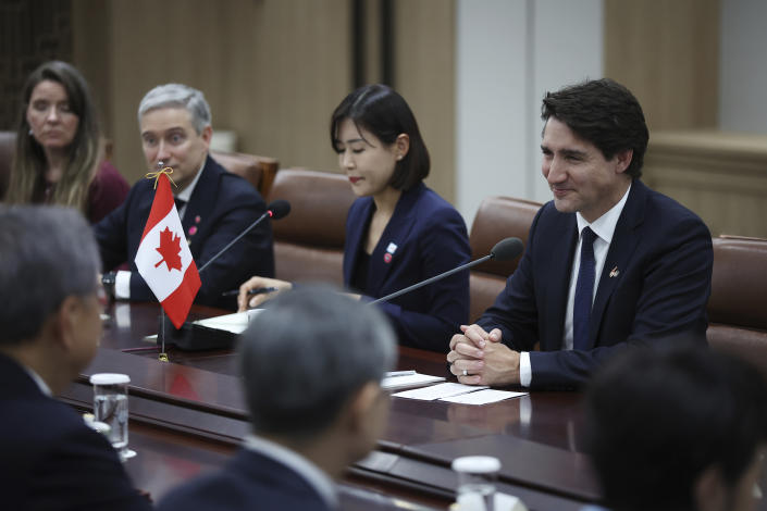 Canada's Prime Minister Justin Trudeau, right, talks with South Korea's President Yoon Suk Yeol during their meeting at the Presidential Office in Seoul, South Korea, Wednesday, May 17, 2023. (Kim Hong-Ji/Pool Photo via AP)