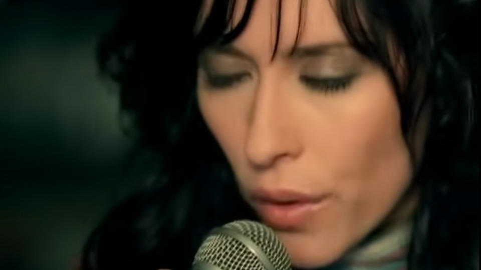 <p> Jennifer Love Hewitt has been singing as long as she's been performing on screen. As a ten-year-old, Hewitt sang backup on the hit song "Toy Soldiers" by Martika, and at 12 she recorded her first album. She has a great voice, but she's never seen real crossover success.  </p>