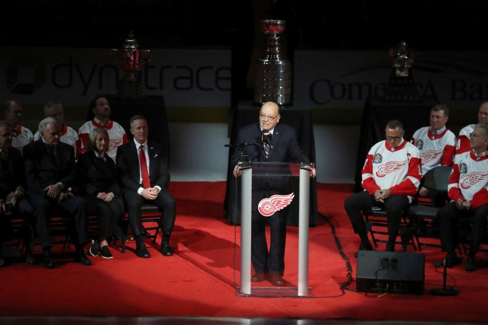 Former Red Wings coach Scotty Bowman talks to fans during a ceremony honoring the 25th anniversary of the win over the Flyers in the Stanley Cup finals on Thursday, Nov. 3, 2022, at Little Caesars Arena.