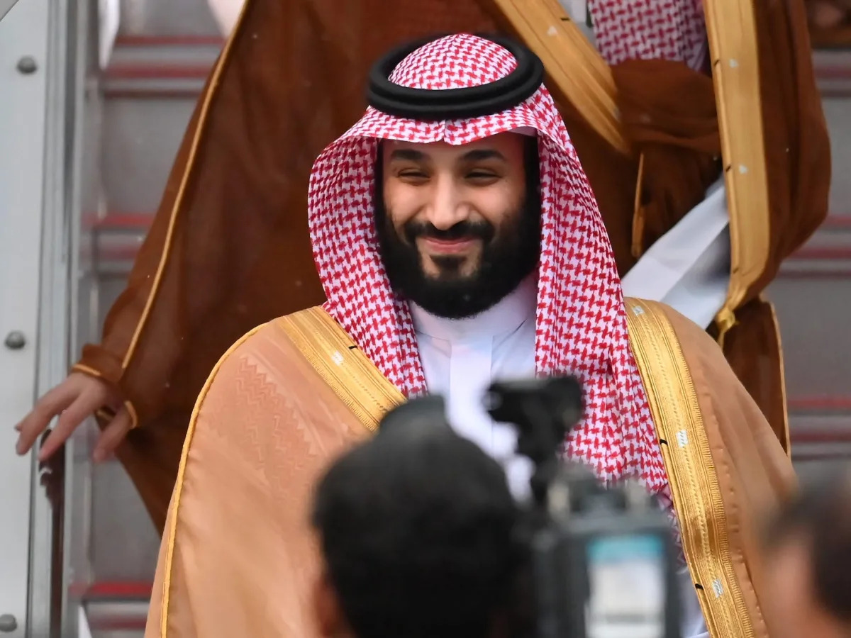 MBS smirks when asked by reporter during meeting with Biden if he'd apologize to..