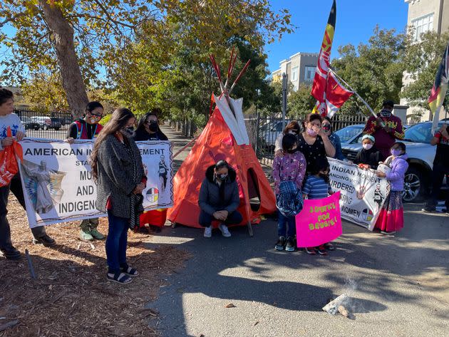 Bessie Walker's sister Ruby Rodriguez (right) speaks at a rally for missing and murdered Indigenous women. (Photo: HuffPost / Sarah Ruiz-Grossman)