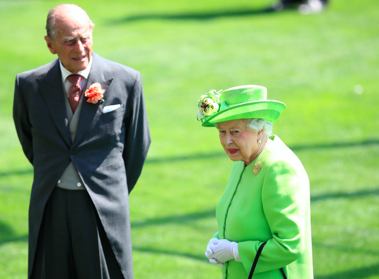 La reina y el príncipe Felipe tendrán un aumento de sueldo. (Foto: PA)