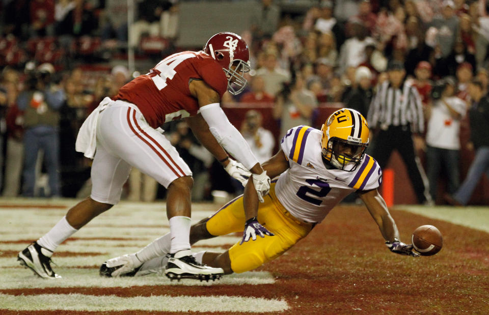 TUSCALOOSA, AL - NOVEMBER 05: Rueben Randle #2 of the LSU Tigers misses a catch in the end zone with DeQuan Menzie #24 of the Alabama Crimson Tide during the second half of the game at Bryant-Denny Stadium on November 5, 2011 in Tuscaloosa, Alabama. (Photo by Streeter Lecka/Getty Images)