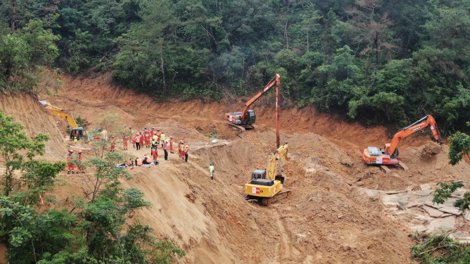 <strong>梅大高速茶陽路段路面塌陷已造成48人死亡。（圖／新華社）</strong>