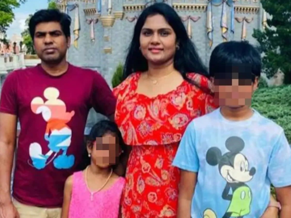 Supraja Alaparthi (second from right) was killed while parasailing last year (indiatoday.in)