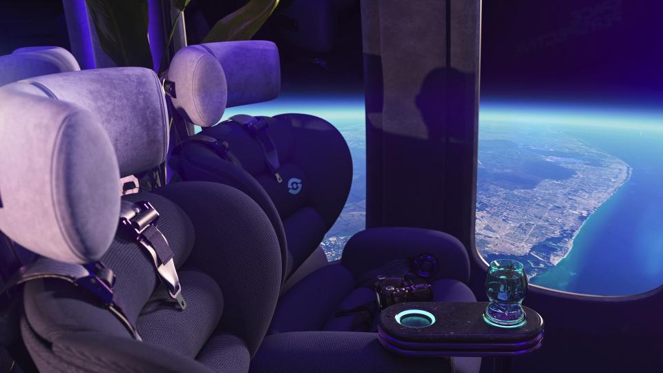 <p>Spaceship Neptune balloon interior</p>
