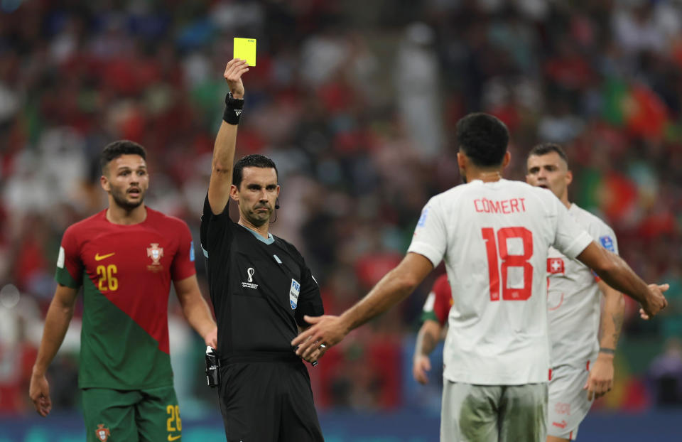 César Arturo Ramos, árbitro mexicano, ha pasado el recorte y se mantendrá en Qatar 2022 con la posibilidad de pitad la gran final de la Copa del Mundo (Foto: Pan Yulong/Xinhua via Getty Images)