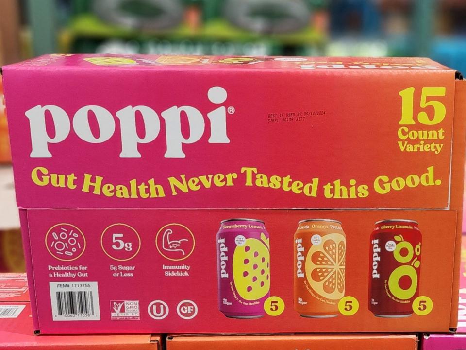 Pack of 15 cans of Poppi