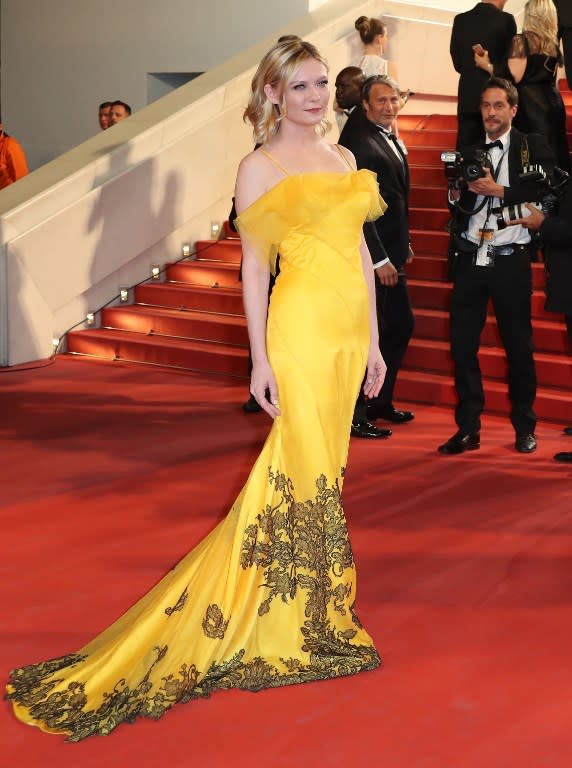 Kirsten Dunst présente sur le tapis rouge du Festival de Cannes pour la projection du film “The Neon Demon” de Nicolas Winding Refn.