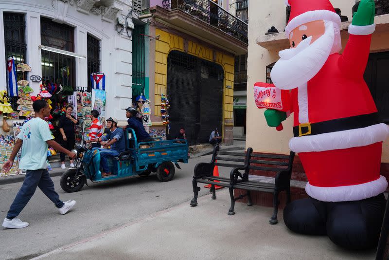 Cuba's Christmas not so merry this year as economic crisis grinds