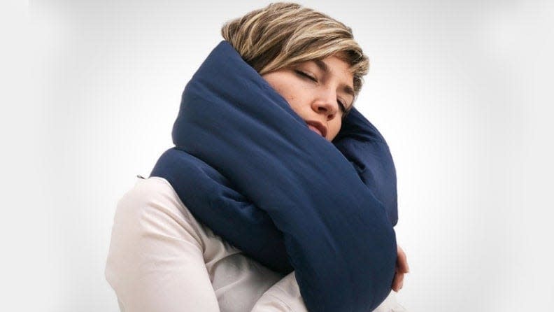 Take the Huzi Infinity Pillow for your next travel day.