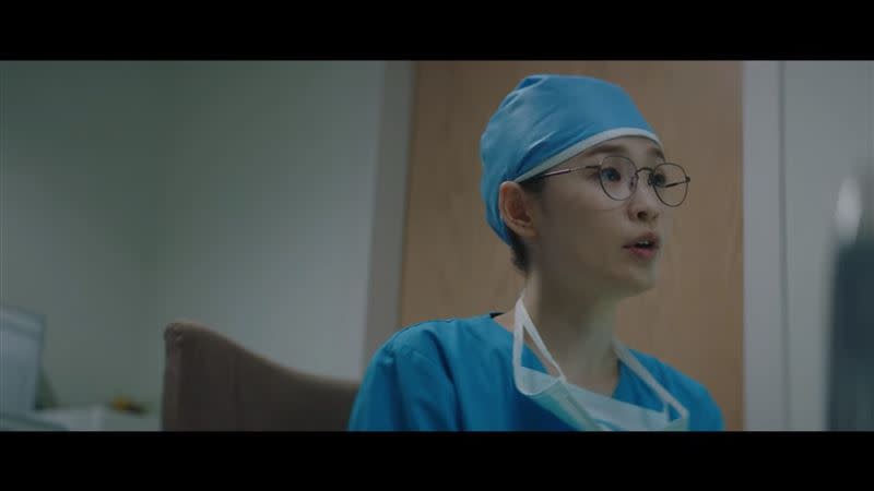 蔡頌和向斗奈家屬傳達了最壞的消息。（圖／翻攝自Netflix）