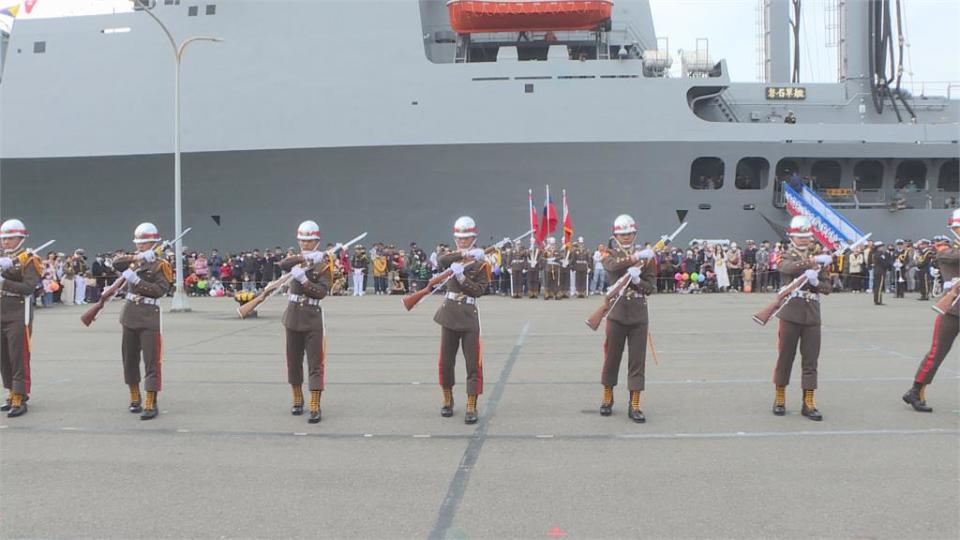 敦睦艦隊展開環島航訓　高雄首站吸引參觀人潮