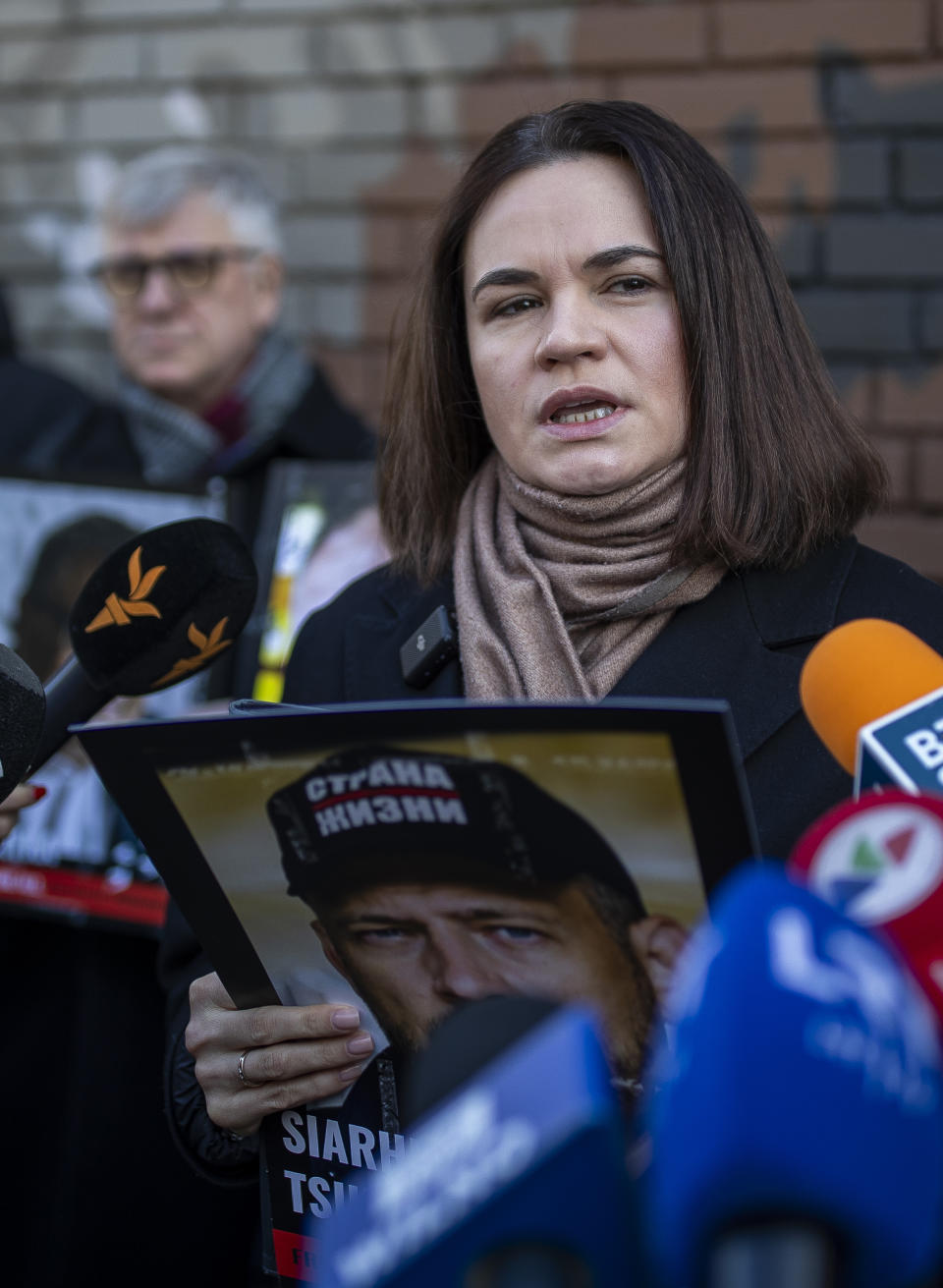 Exiled Belarus Opposition Leader Demands News Of Her Imprisoned Husband