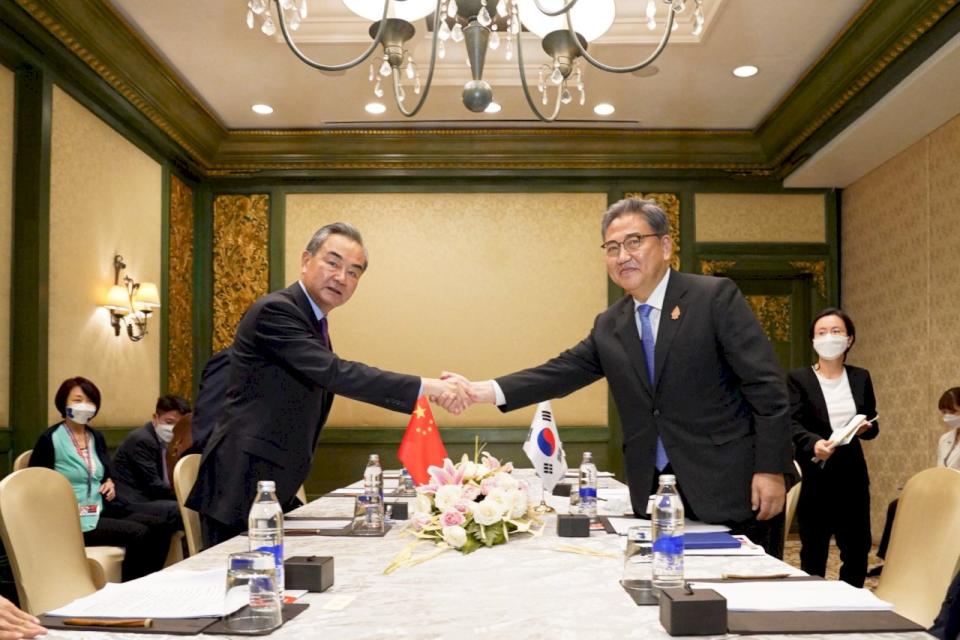 南韓外長朴振和中國外長王毅9日將舉行會談。(圖：南韓外交部推特)