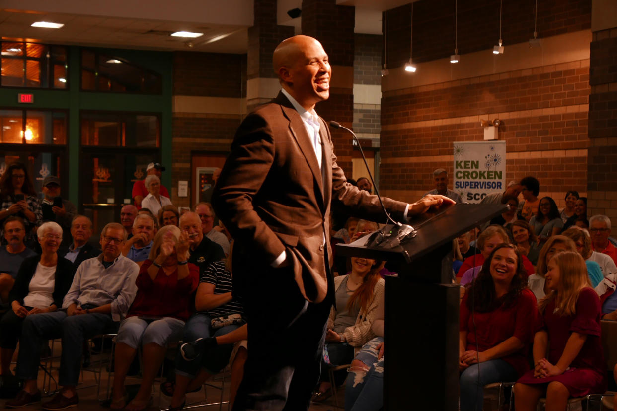 New Jersey Sen. Cory Booker speaks at the RiverCenter in Davenport, Iowa, on Oct. 8. (Photo: Hunter Walker/Yahoo News)