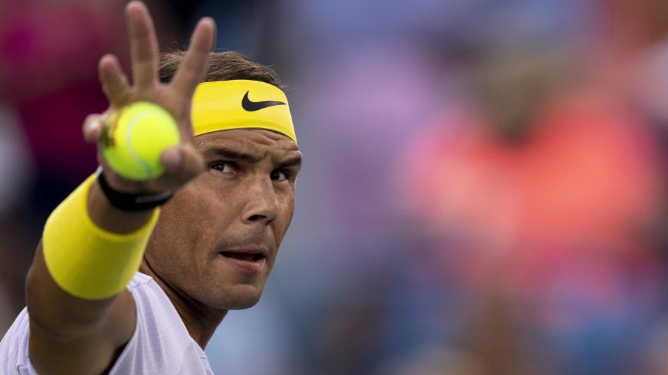 Rafael Nadal da una conferencia de prensa en medio de informes de España de que se perderá el Abierto de Francia