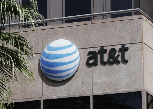 <p>4 AT&T – La compagnia telefonica statunitense AT&T è nettamente staccata dalle prime tre della classifica, ma nel 2017 registra un valore economico importante di 80,8 miliardi di euro. </p>