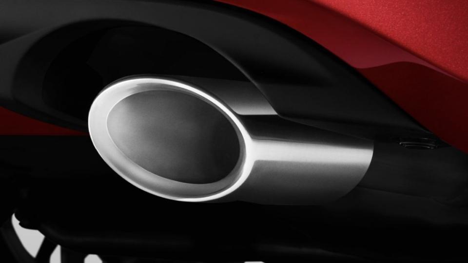 賦予RS之名的油電喜美，車尾排氣管從隱藏式設計改為外露式樣。(圖片來源/ )Honda