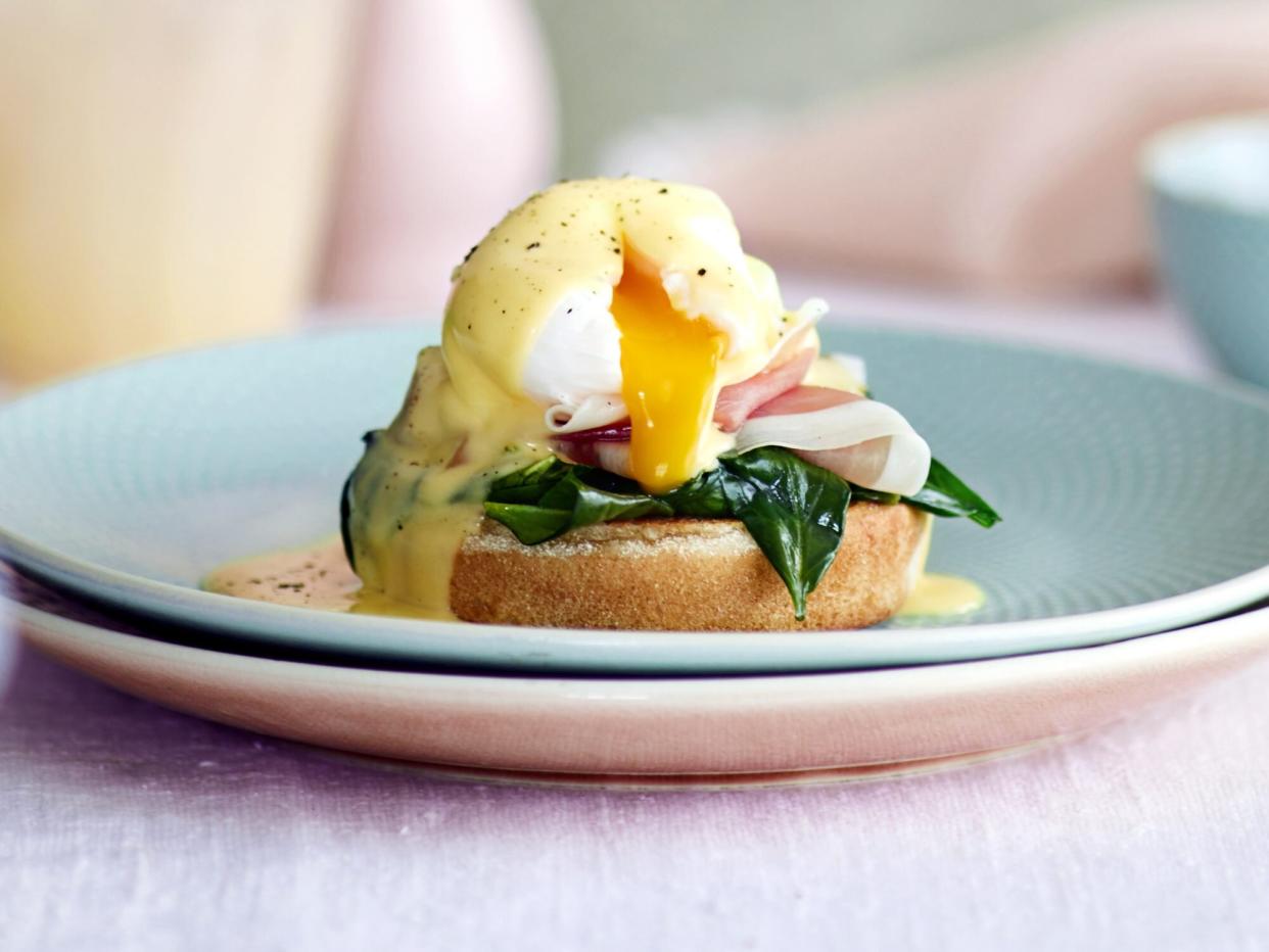 Eggs Benedict brunch