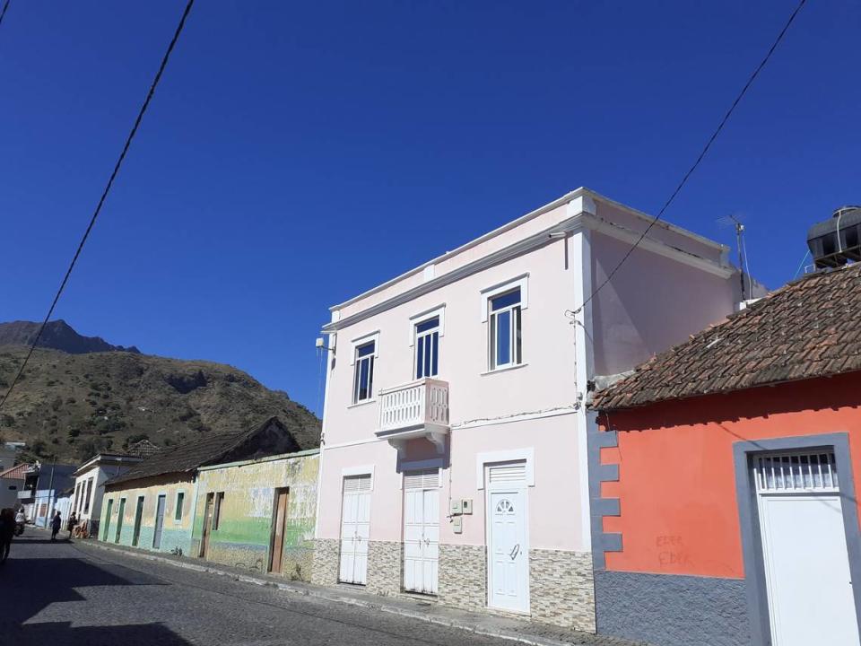 Una calle del pueblo de Picos.