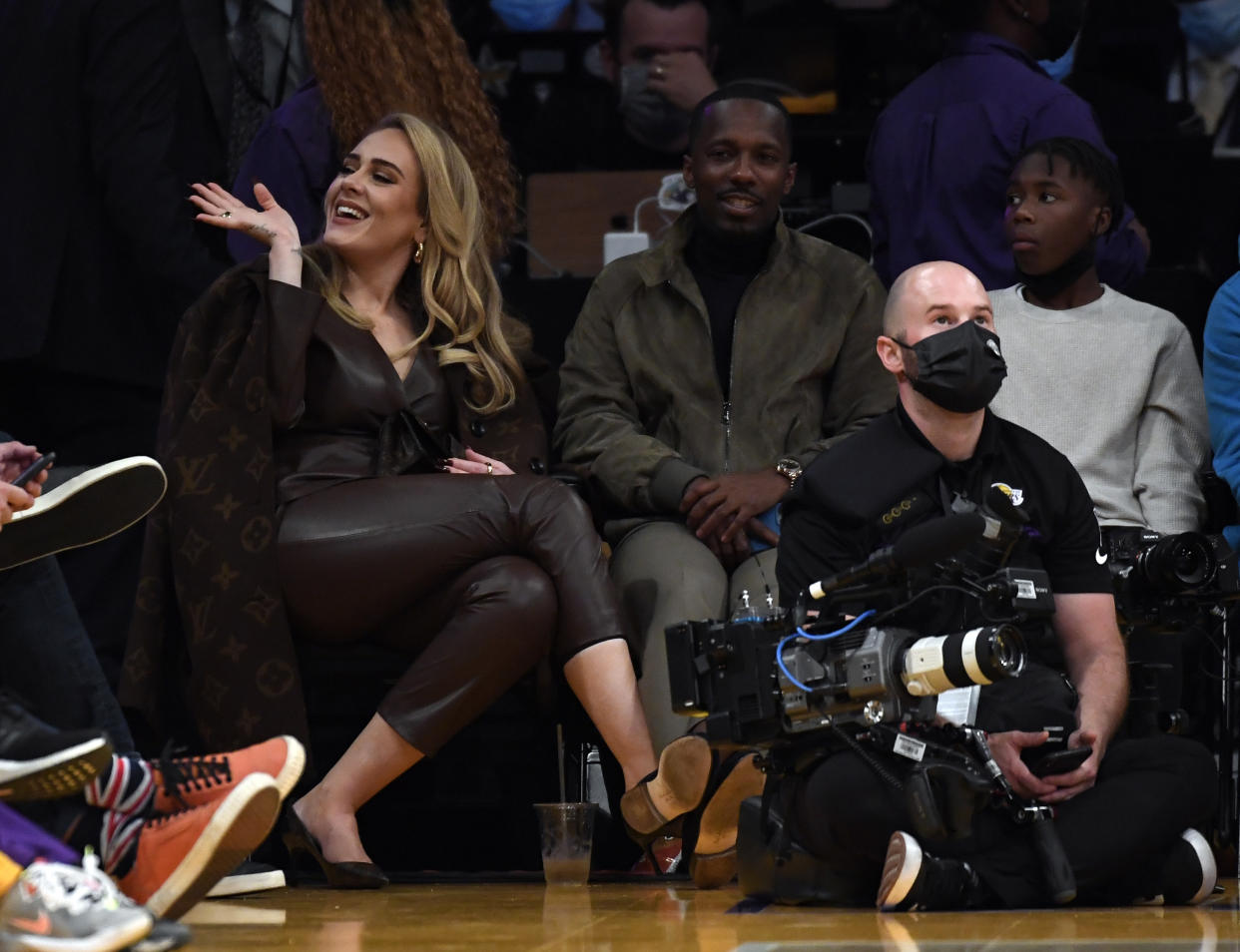 LOS ANGELES, CA - OCTOBER 19: Singer Adele and Rich Paul attend a game between the Los Angeles Lakers and the Golden State Warriors at Staples Center on October 19, 2021 in Los Angeles, California. NOTE TO USER: User expressly acknowledges and agrees that, by downloading and/or using this Photograph, user is consenting to the terms and conditions of the Getty Images License Agreement. (Photo by Kevork Djansezian/Getty Images)